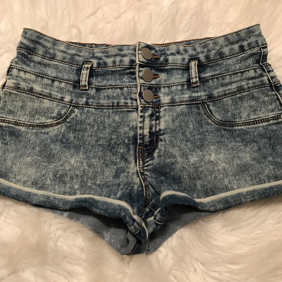 Denim Shorts size 9 - Picture 4 of 8